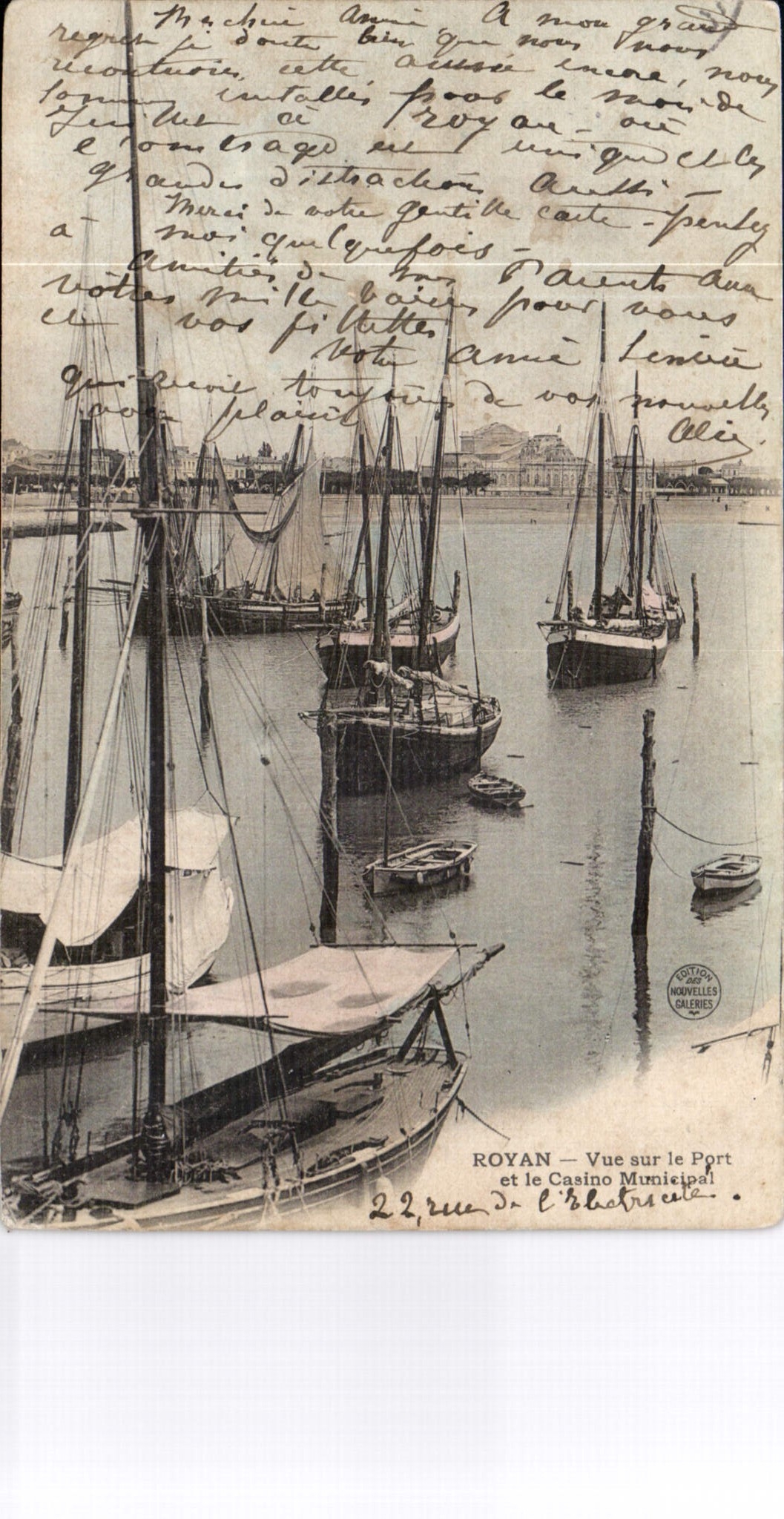 CPA Royan vue sur le port et le casino municipal Bateaux de peche