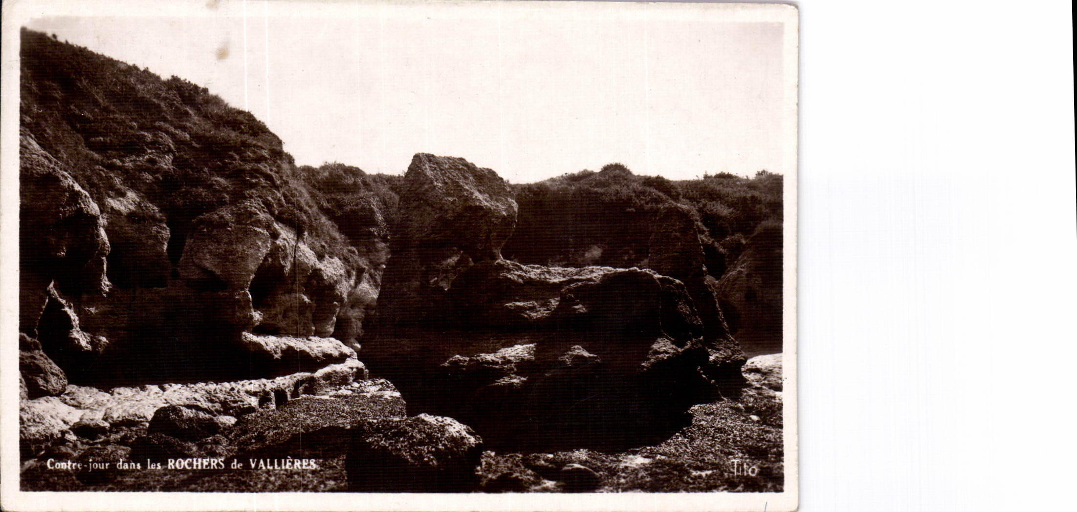 CPA Contre jour les Rochers de Vallieres 