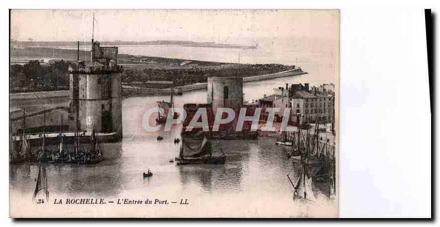 CPA La Rochelle l'Entree du port 