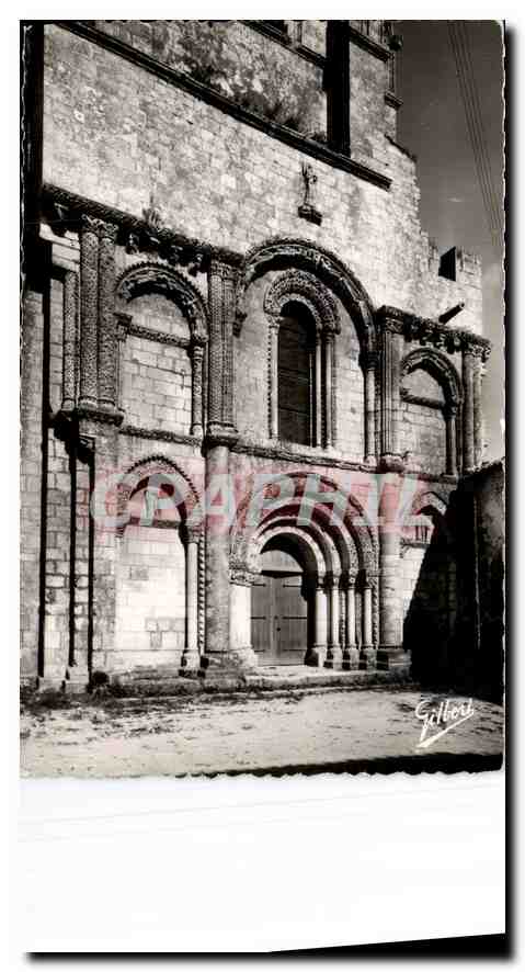 CPA Corme royal Chte Mme facade de l'Eglise romane XII siecle 