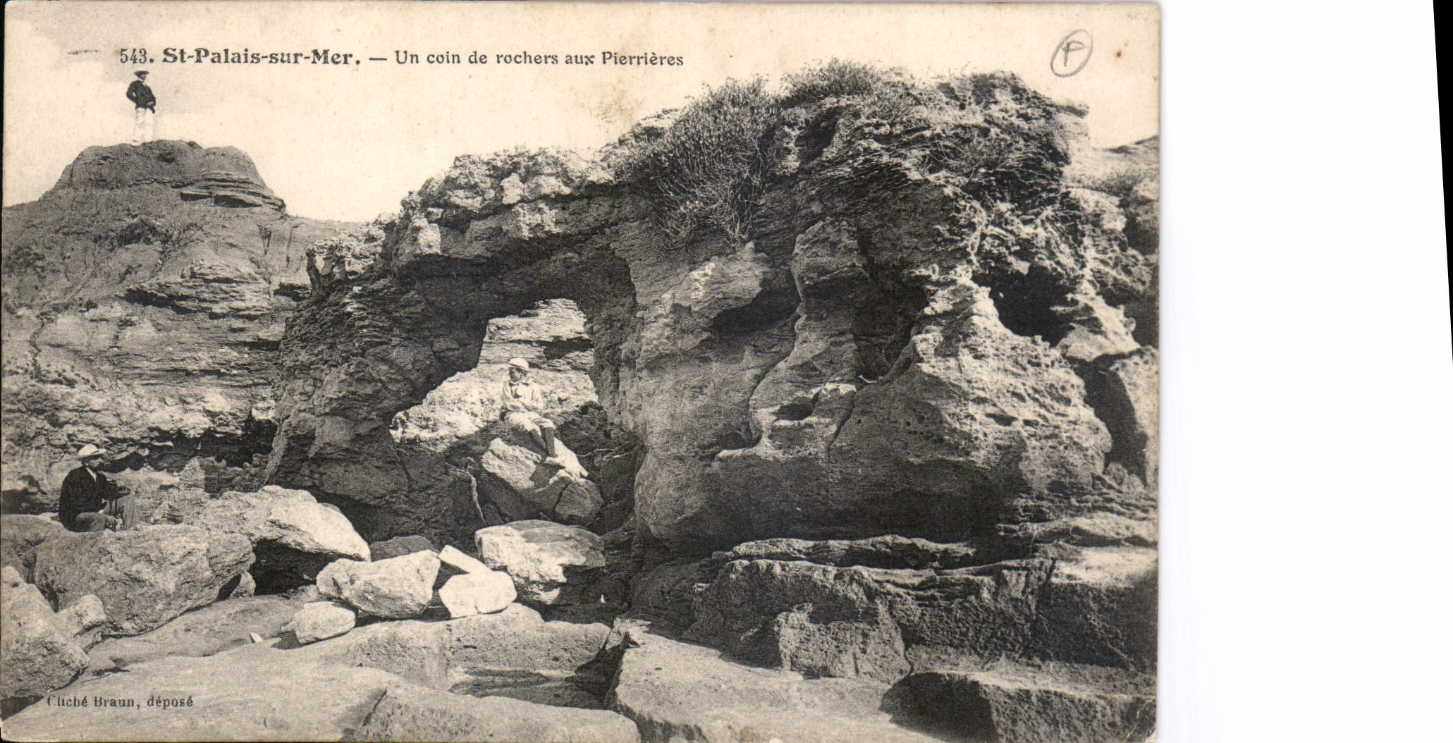 CPA St Palais sur mer un coin de rochers aux Pierrieres 