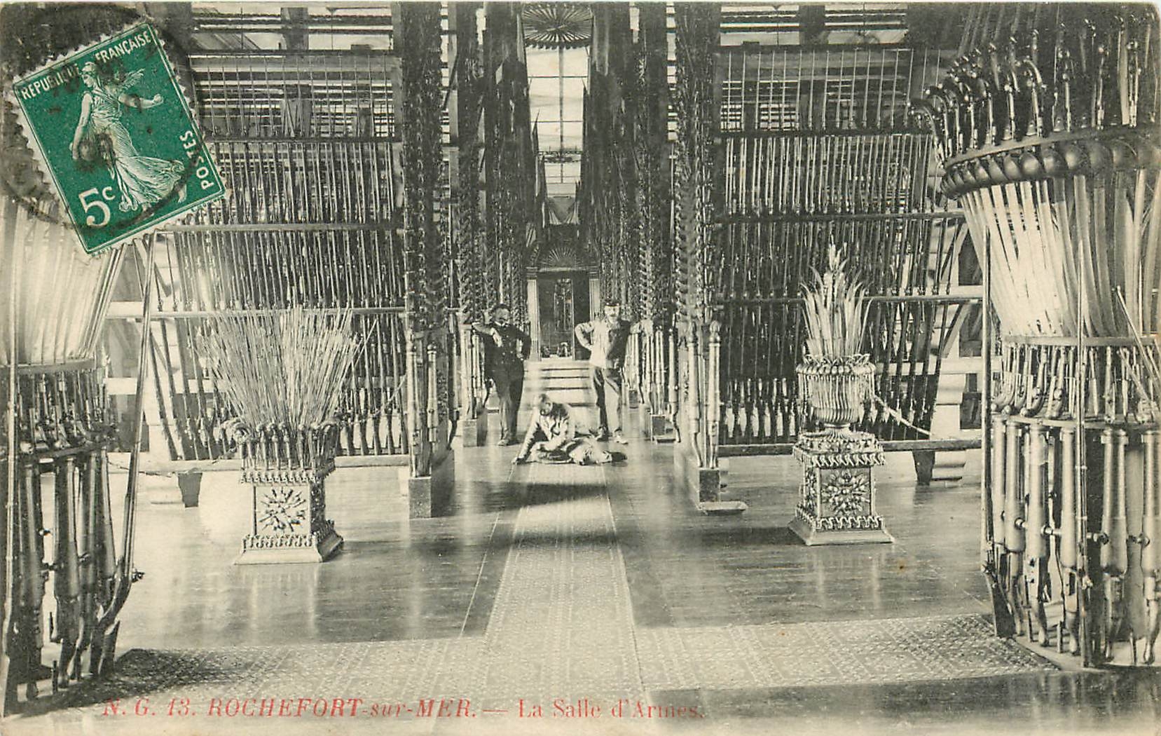 CPA Rochefort sur Mer La Salle d'Armes 