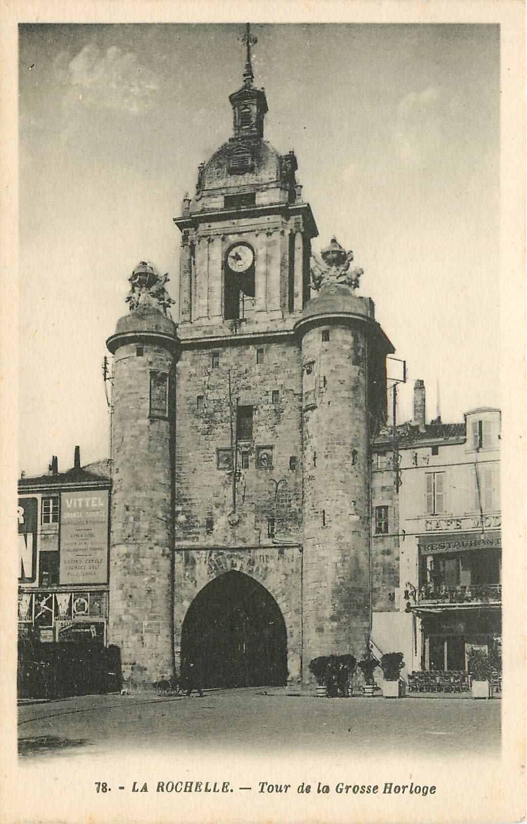 CPA La Rochelle Tour de la Grosse Horloge 