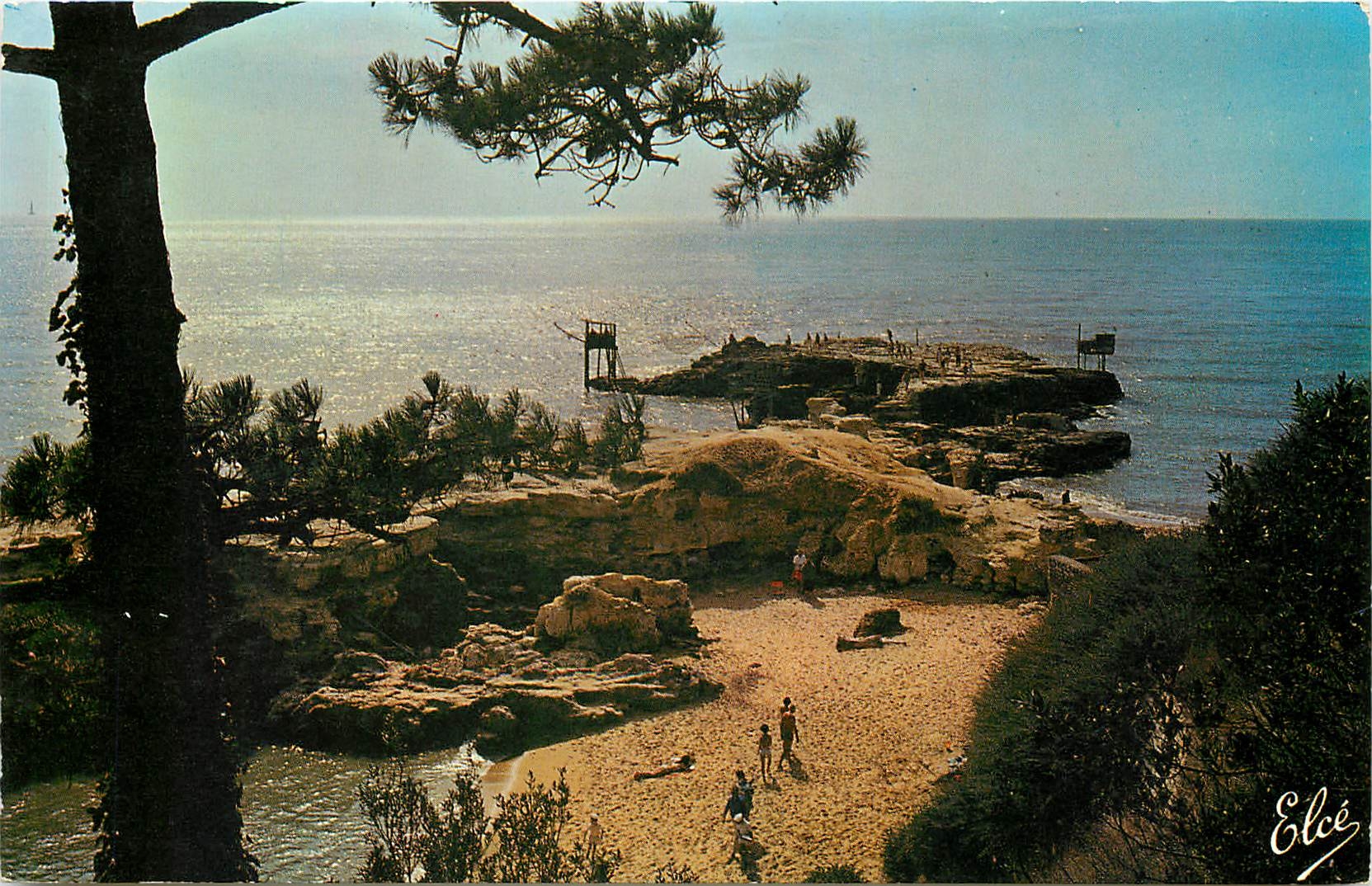 CPA Saint Palais sur Mer Charente Maritime Vue sur les Pierrieres depuis la corniche 