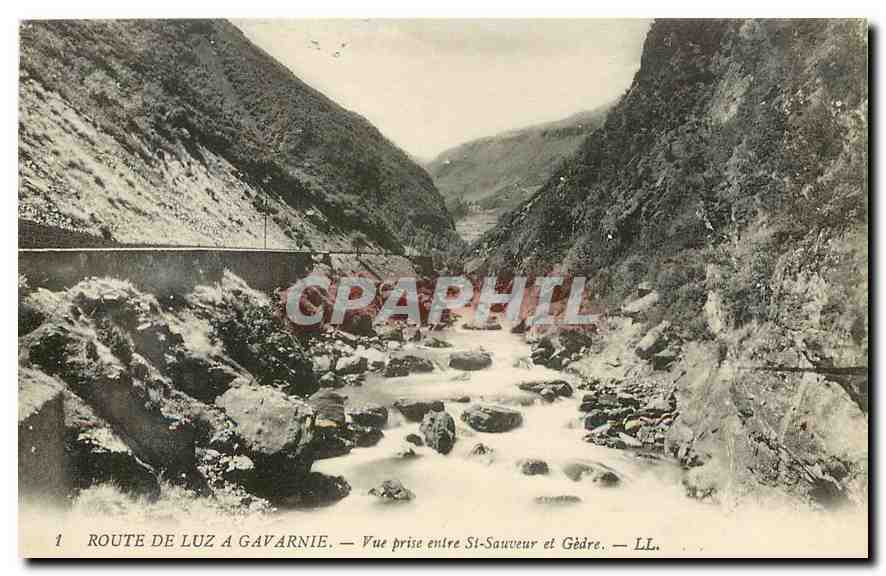 CPA Route de Luz a gavarnie Vue prise entre St Sauveur et Gedre 