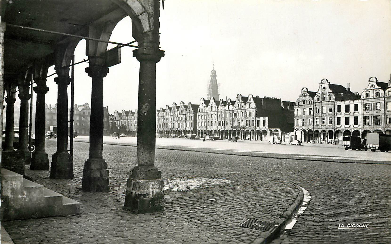 CPA Arras P de C La Grande Place 