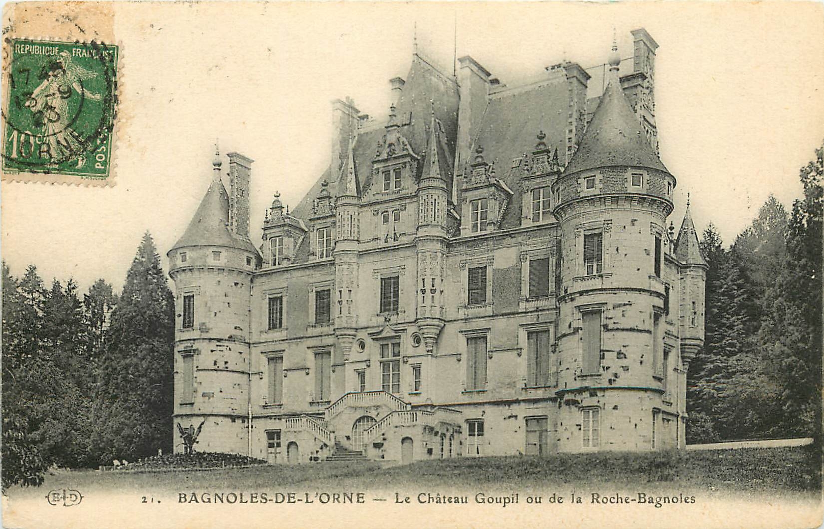 CPA Bagnoles de l'Orne Le Chateau Goupil ou de la Roche Bagnoles 