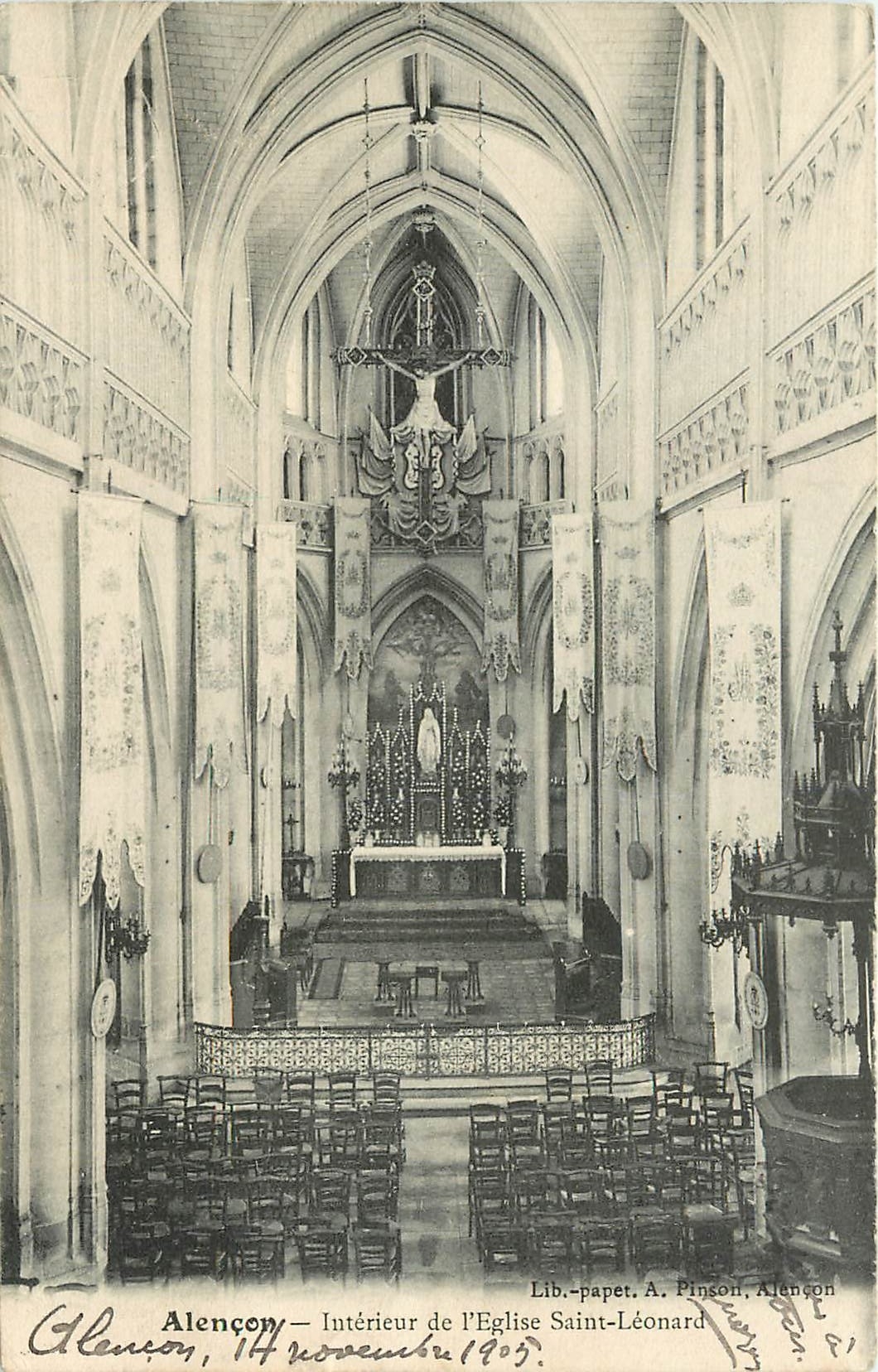 CPA Alencon Interieur de l'Eglise Saint Leonard 
