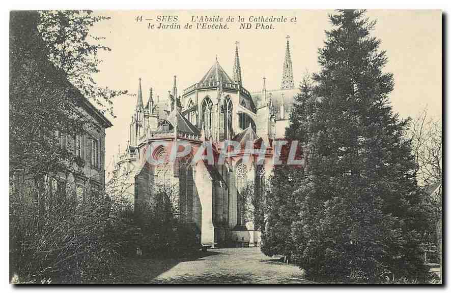 CPA Sees L'Abside de la Cathedrale et le Jardin de L'Eveche 