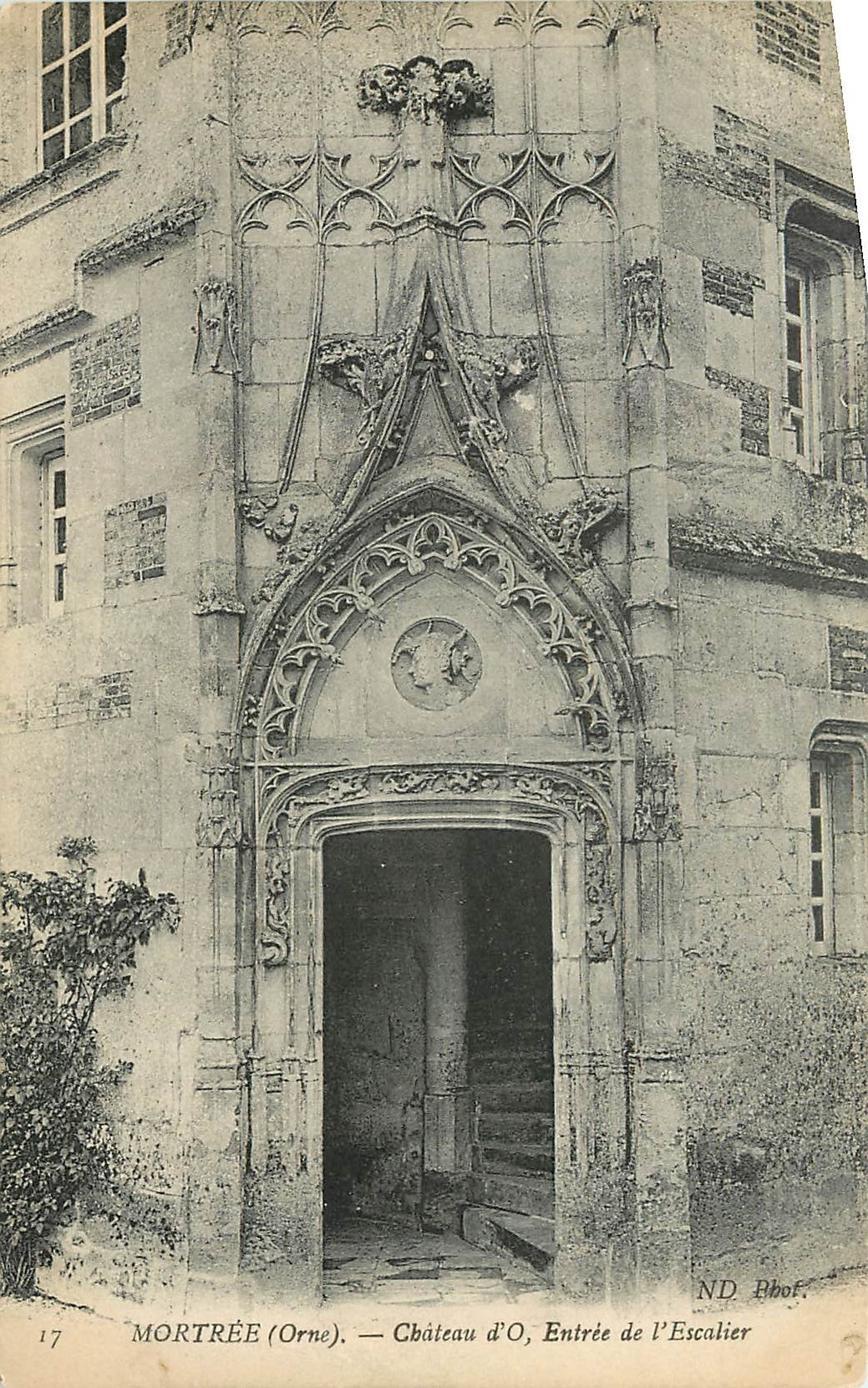 CPA Mortree Orne Chateau d'O Entree de l'Escalier 