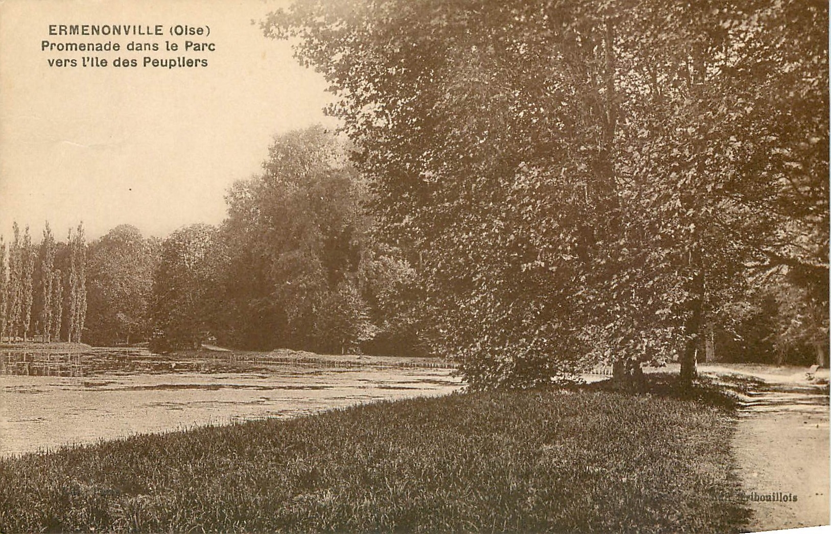 CPA Ermenonville Oise Promenade dans le parc vers l'ile des Peupliers 
