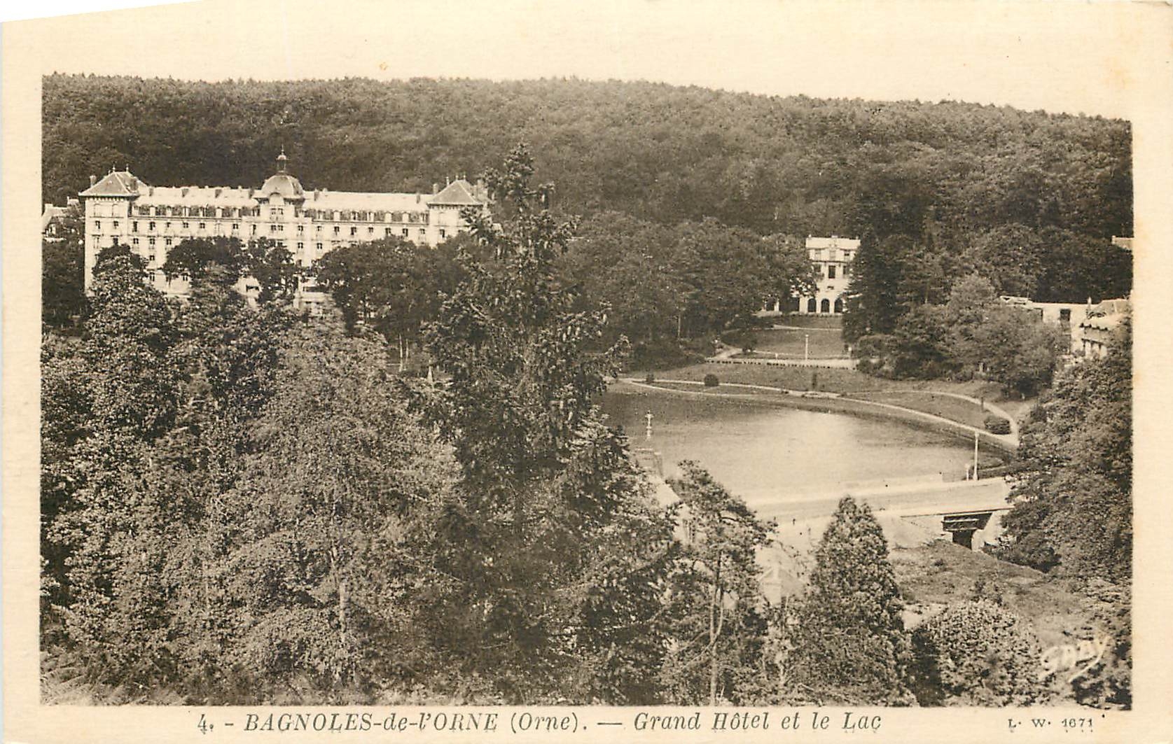 CPA Bagnoles de l'Orne Orne Grand Hotel et le Lac 