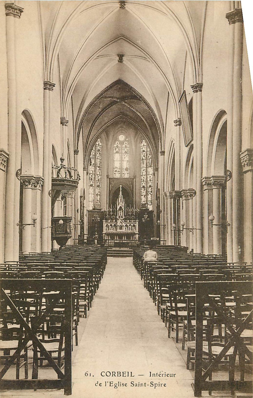 CPA Corbeil Interieur de l'Eglise Saint Spire 