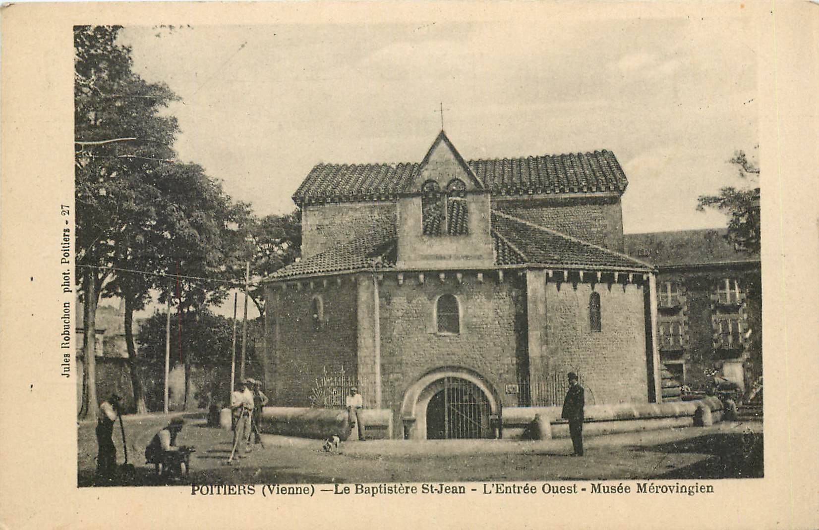 Poitiers (Vienne) — Le Baptistère Saint-Jean — L'Entrée Ouest — Musée Mérovingien — Jules Robuchon phot. Poitiers - 27