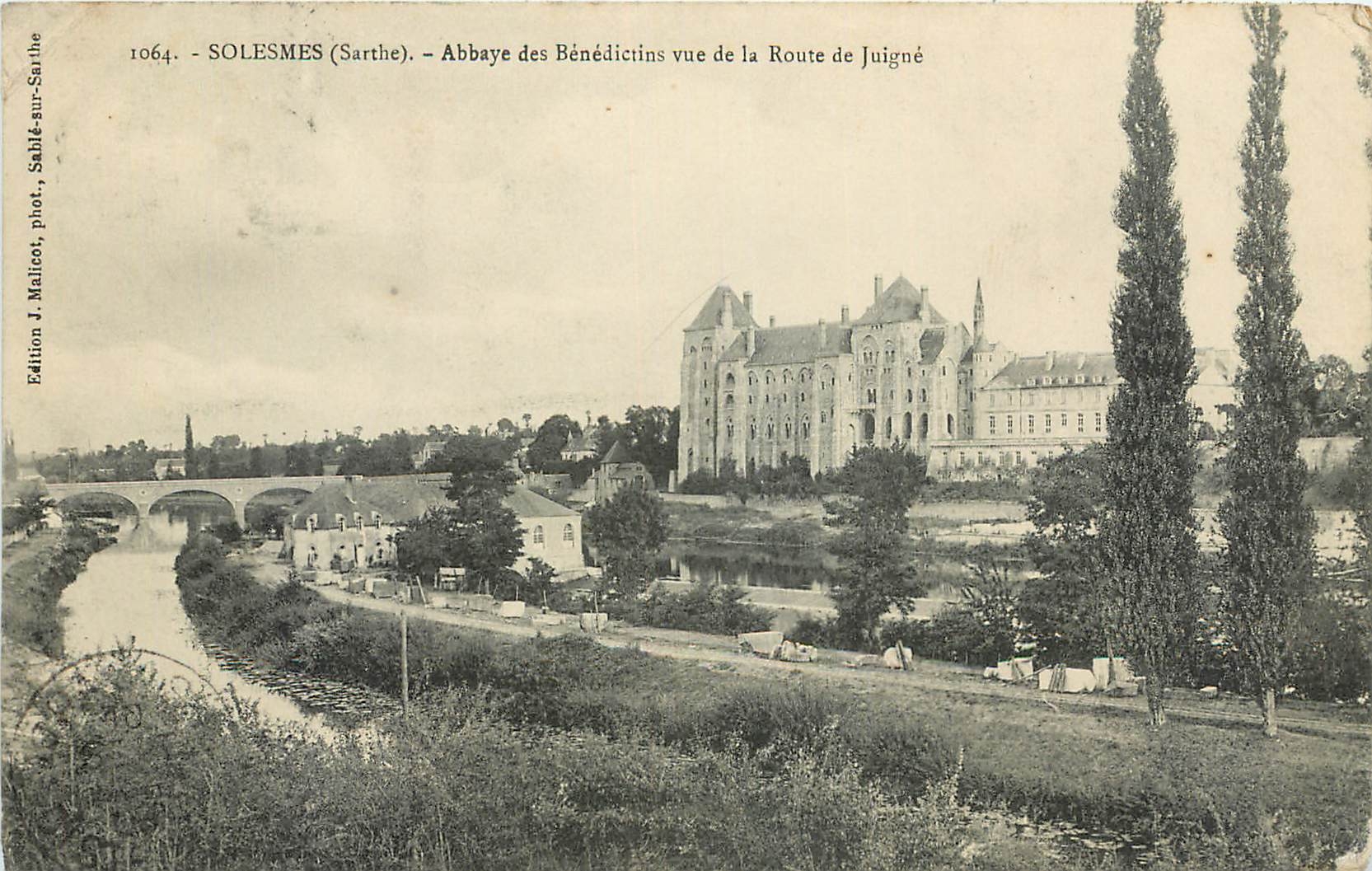CPA Solesmes Sarthe Abbaye des Benedictins vue de la Route de Juigne 