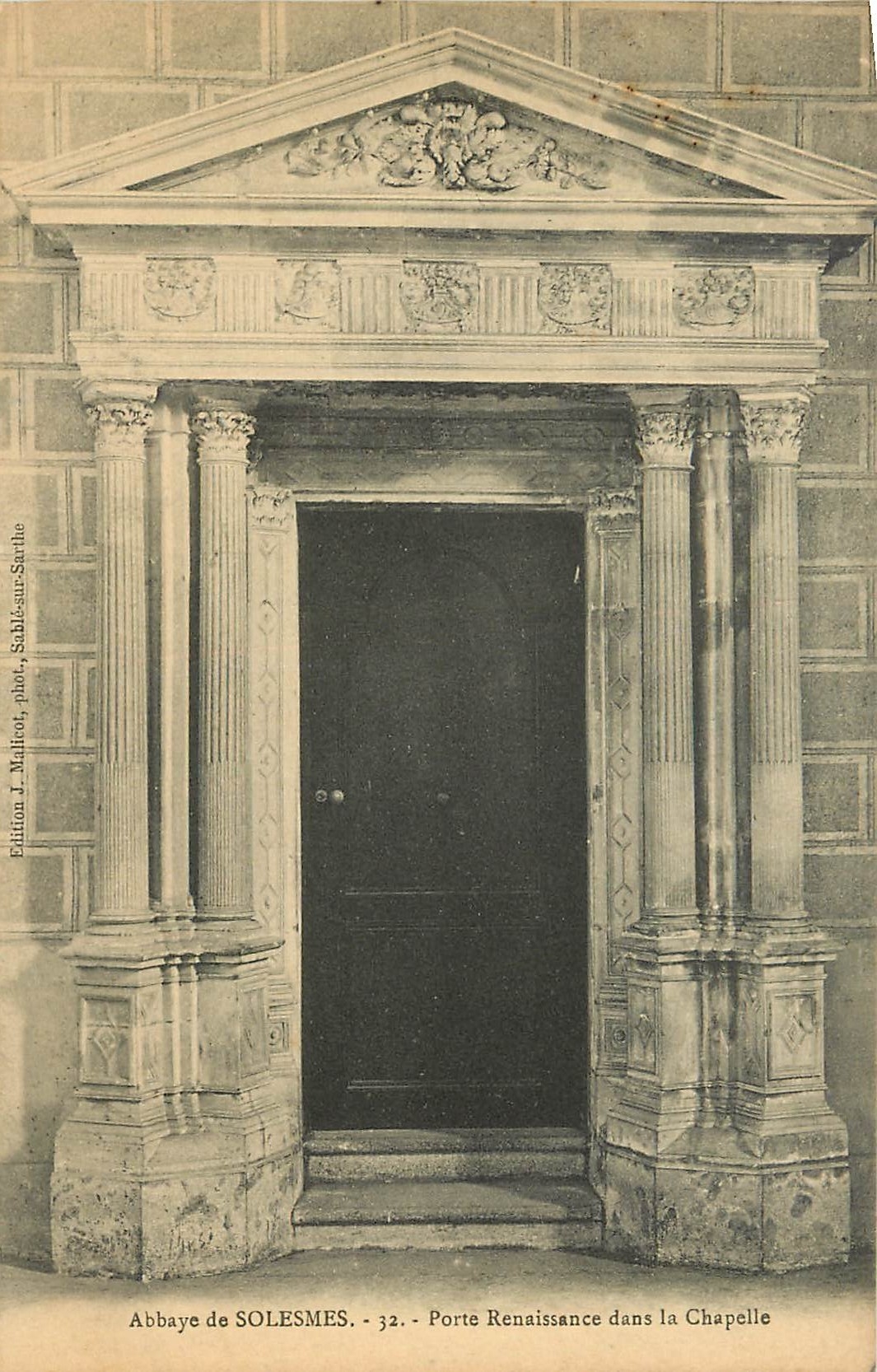 CPA Abbaye de Solesmes Porte Renaissance dans la Chapelle 