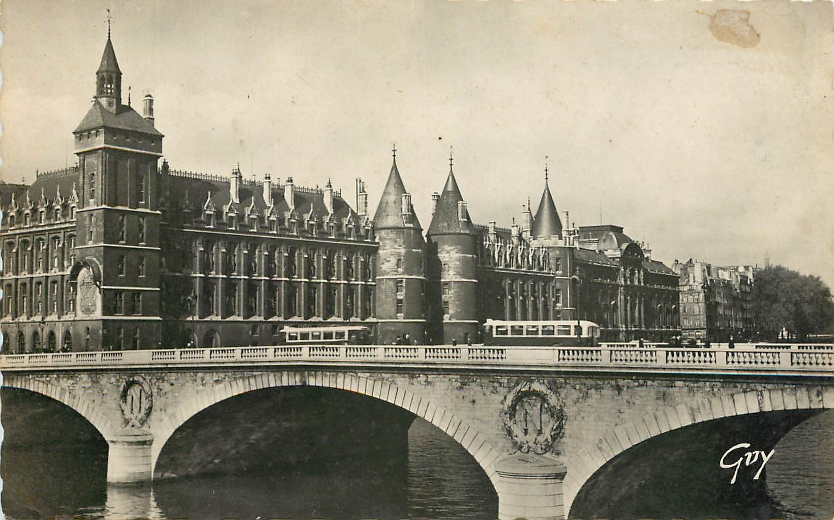 CPA Paris et ses Merveilles Le palais de justice et la Conciergerie 