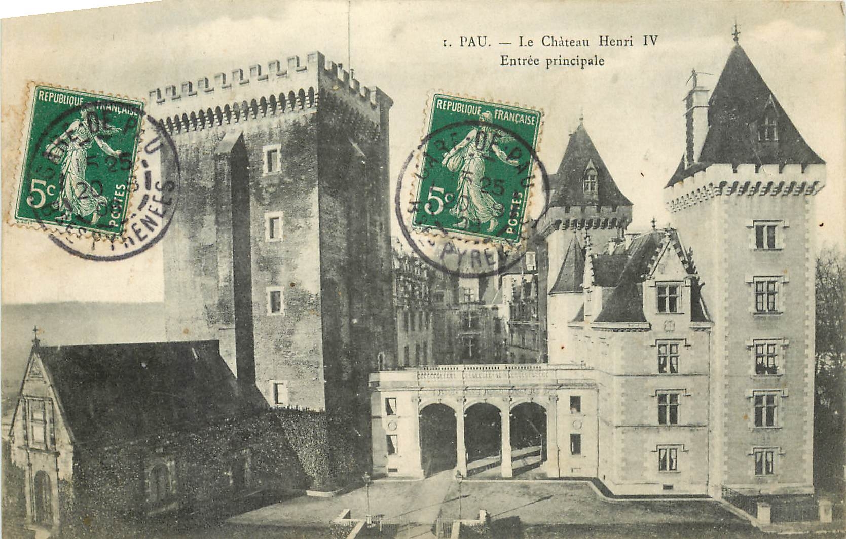 CPA Pau Le Chateau Henri IV Entree principale 