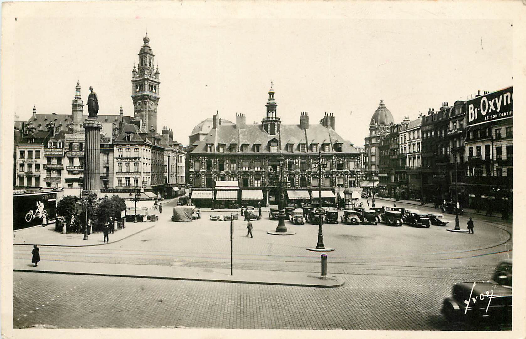 CPA Lille Nord La grande place et l'ancienne bourse 