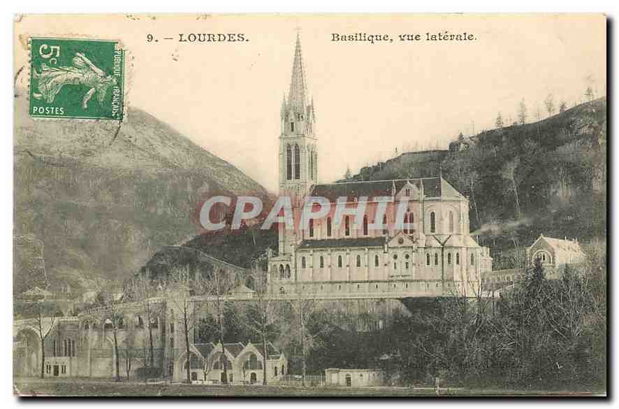 CPA Lourdes Basilique vue Laterale 