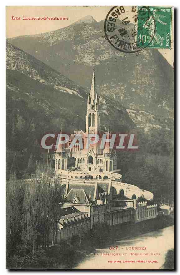 CPA Les Hautes Pyreneen Lourdes La Basilique 