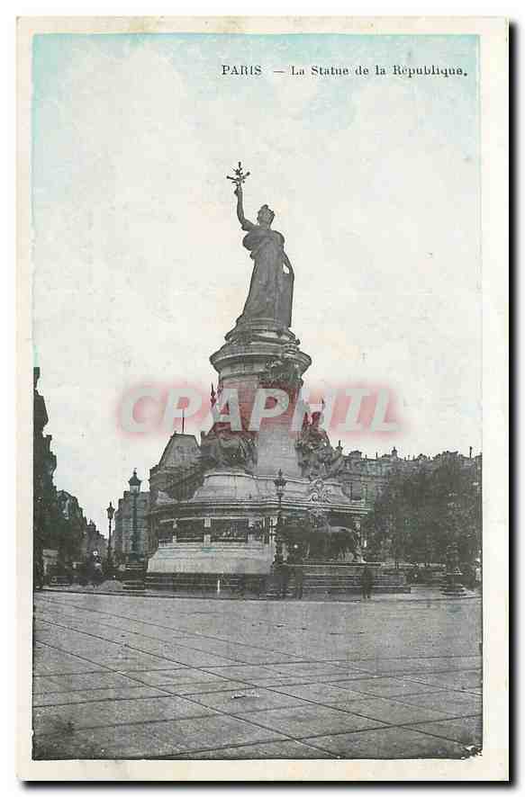 CPA Paris La Statue de la Republique 