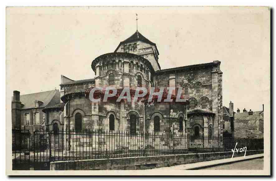CPA La Douce France Nevers Nievre Eglise Saint Etienne 