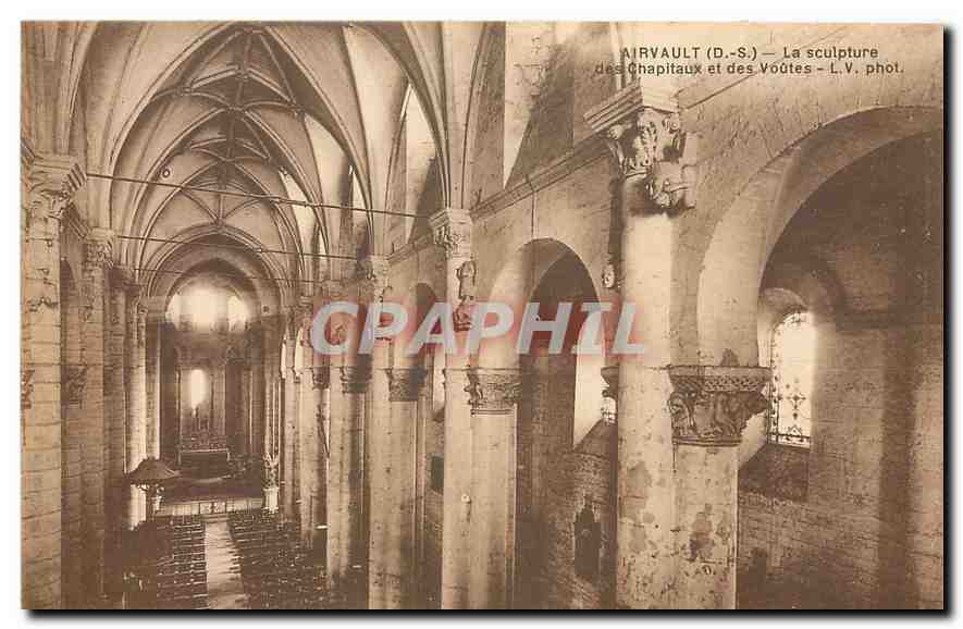 CPA Airvault D S La sculpture des Chapitaux et des Voutes 