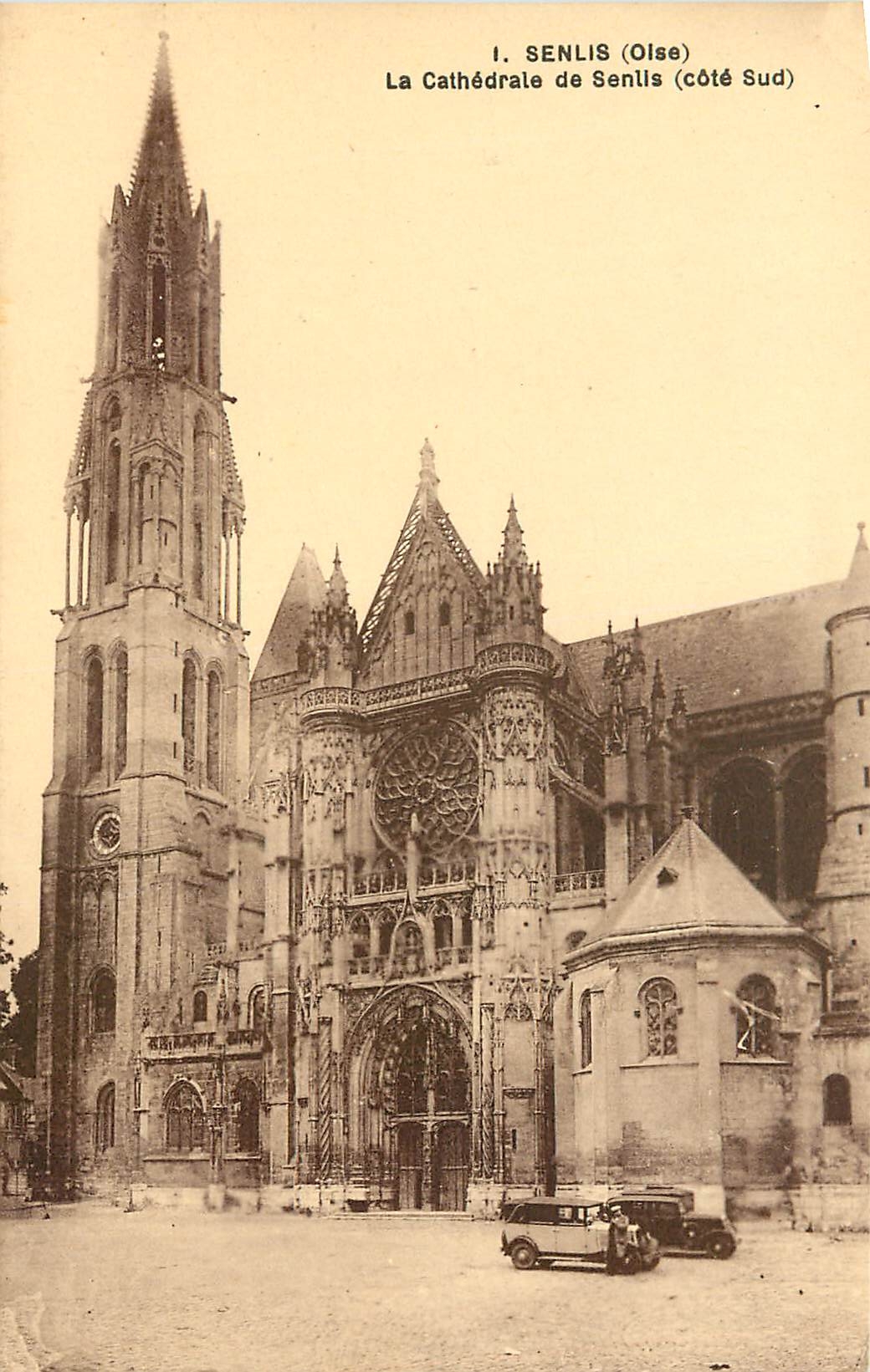 CPA Senlis Oise La Cathedrale de Senlis cote Sud 