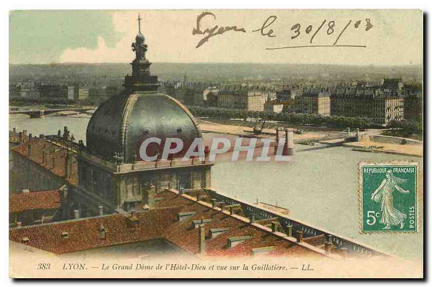 CPA Lyon Le Grand Dome de l'Hotel Dieu et vue sur la Guillotiere 