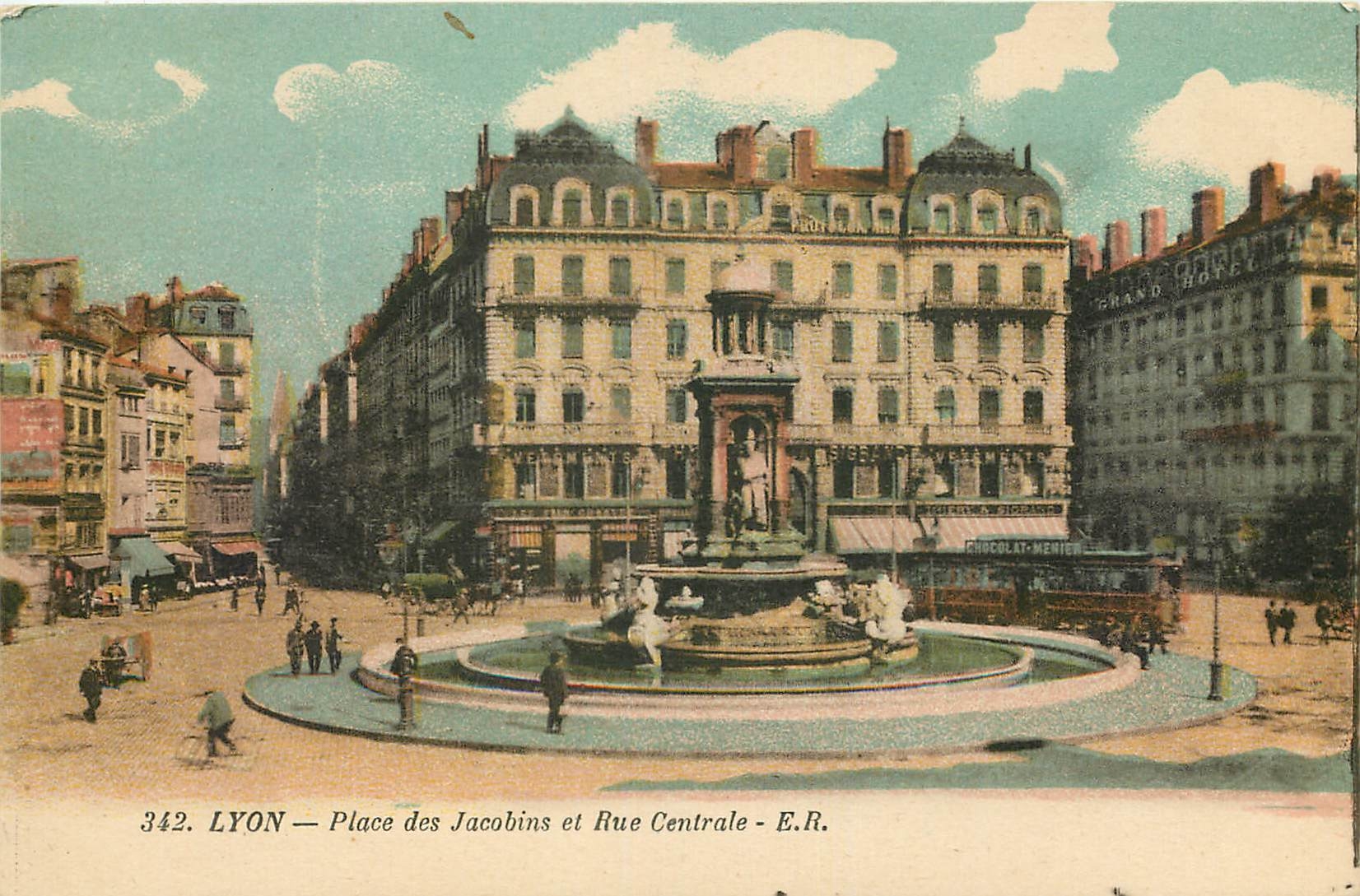 CPA Lyon Place des Jacobins et Rue Centrale 
