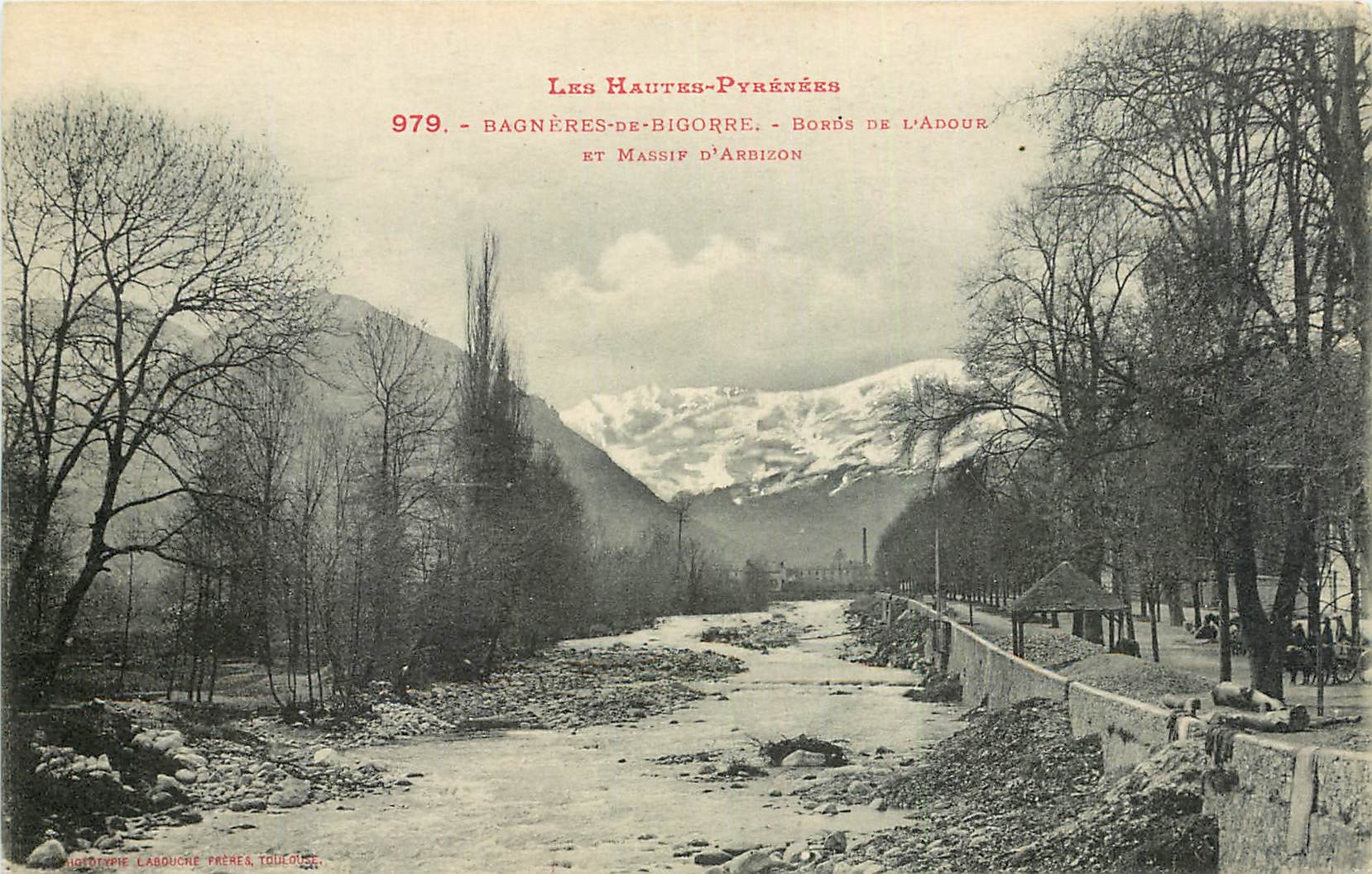 Bagnères-de-Bigorre et Massif d'Arbizon — Les Hautes-Pyrénées — H. Labouche, Toulouse, n° 979