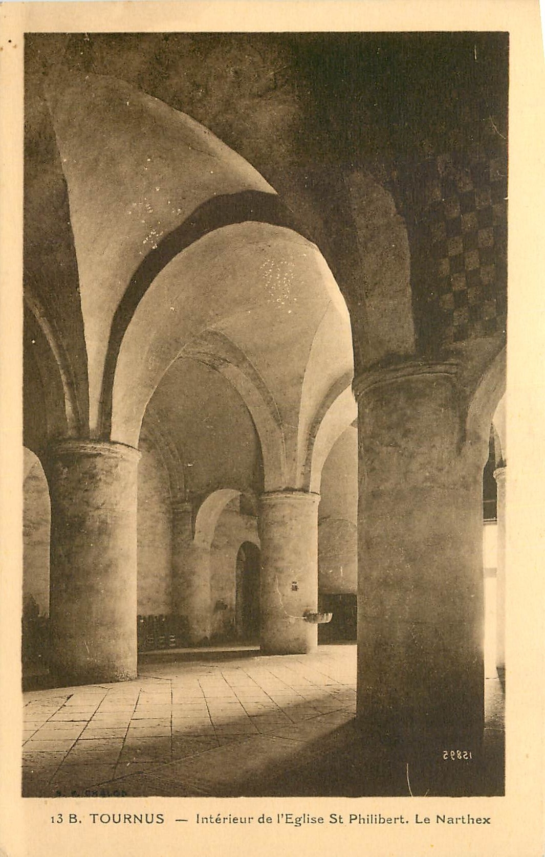 CPA Tournus Interieur de l'Eglise St Philibert Le Narthex 