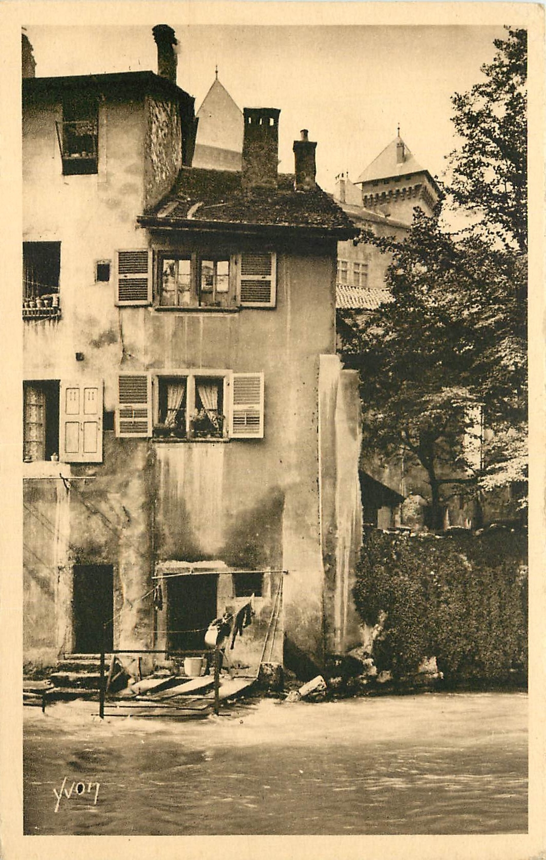 Annecy (Haute-Savoie) — Altes Haus am Rand des Thion — Les Éditions d'Art Yvort, Paris