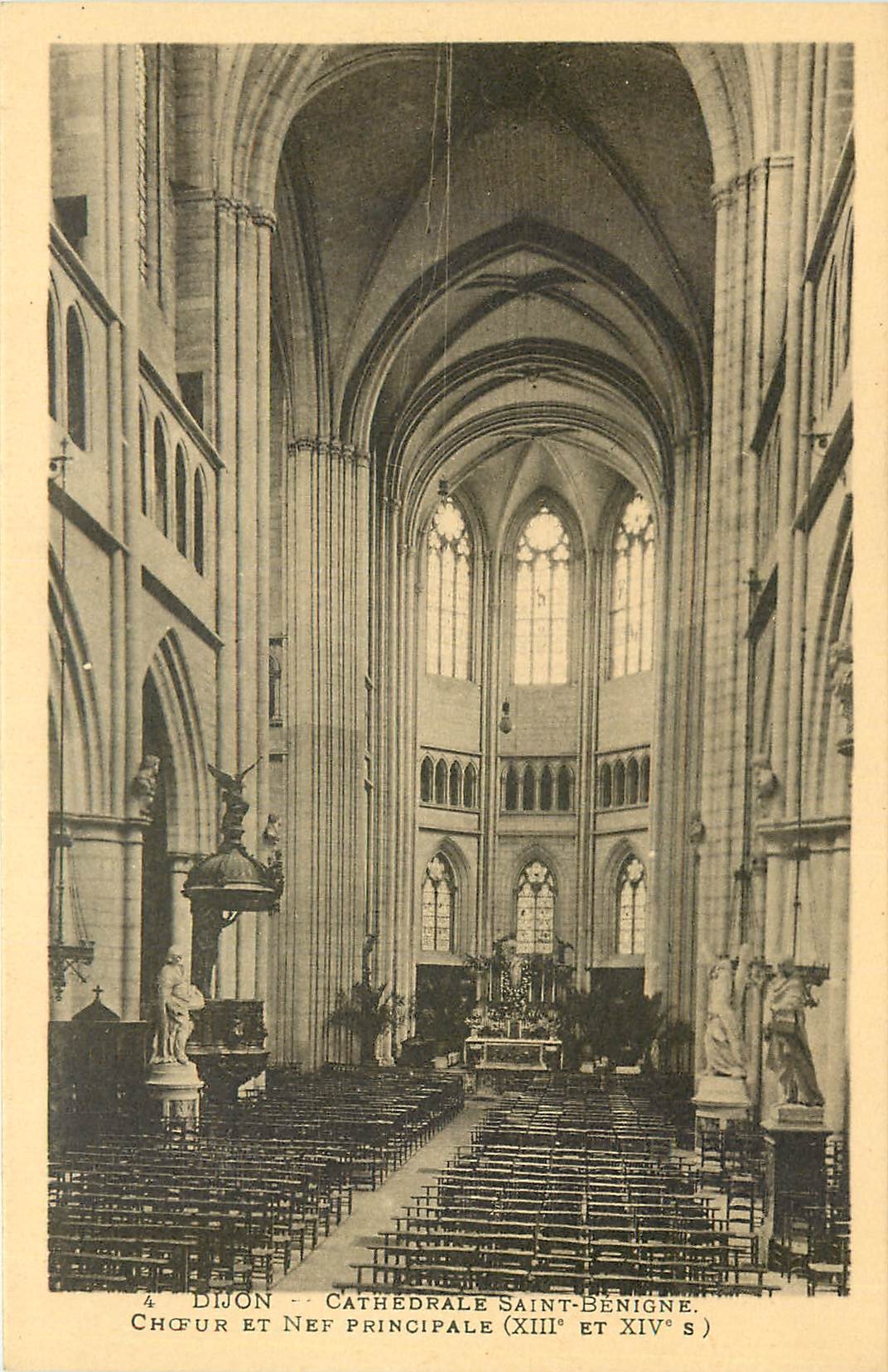 CPA Dijon Cathedrale Saint Benigne Choeur et Nef Principale 