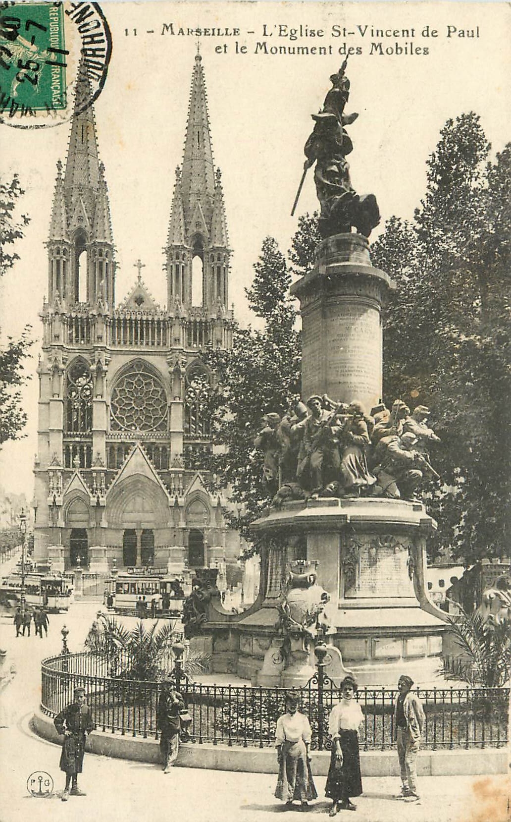 CPA Marseille l'Eglise St Vincent de Paul et le Monument des Mobiles 