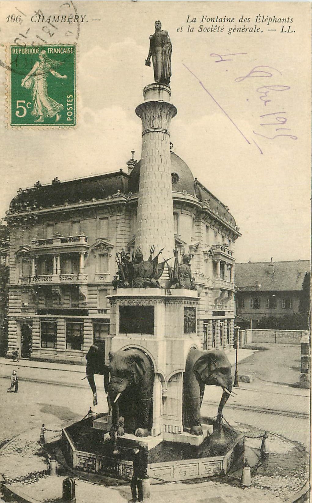 CPA Chambery La Fontaine des Elephants et la Societe generale 