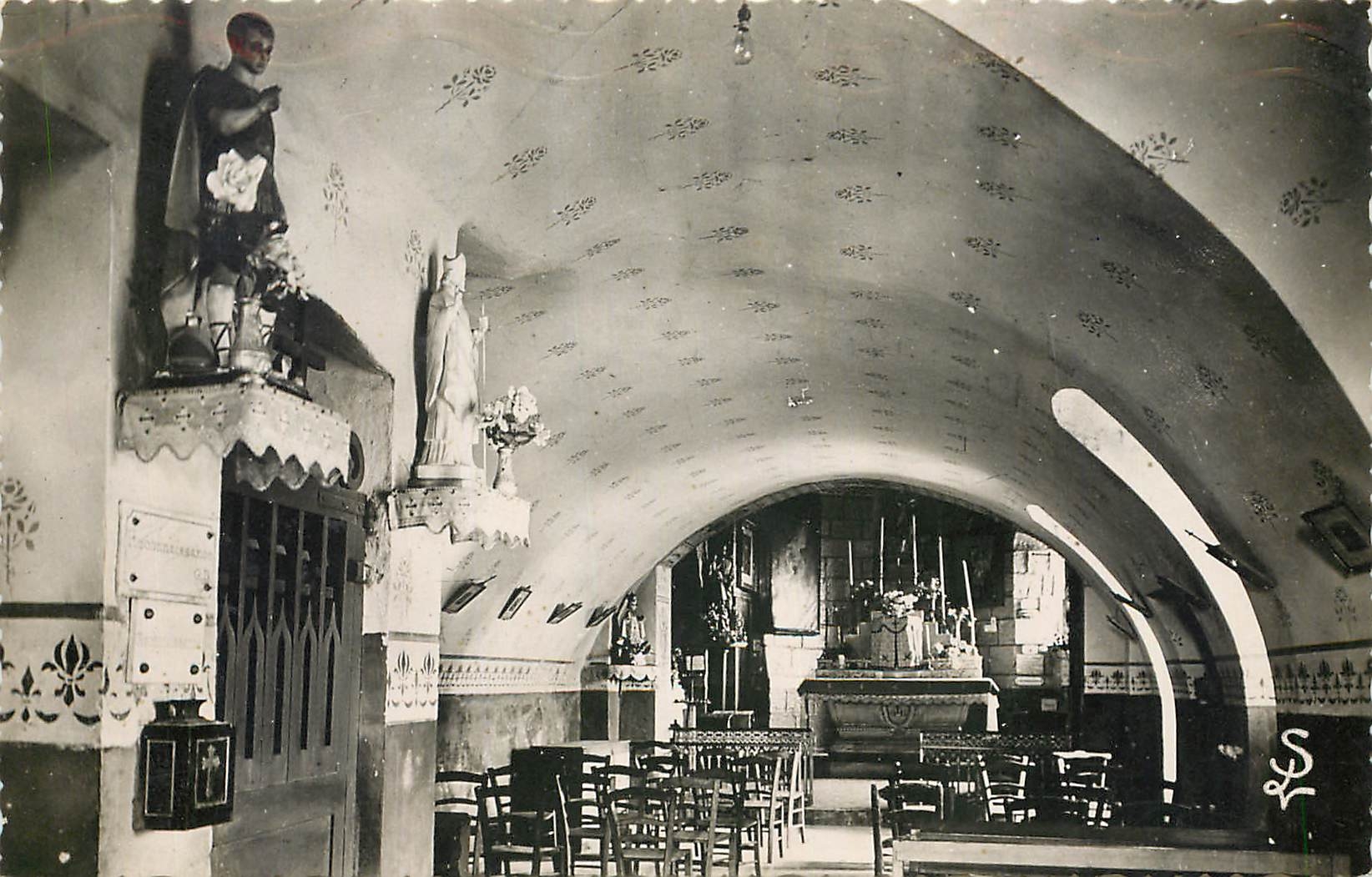 CPA Rochebelle d'Ales Gard L'Interieur de la Chapelle de l'Hermitage 