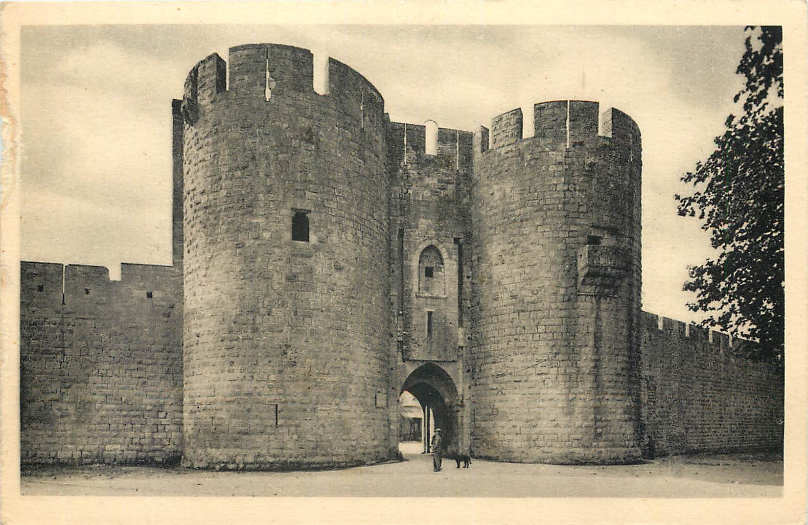 CPA Aigues Mortes Gard Les Remparts Porte de la Gardette 