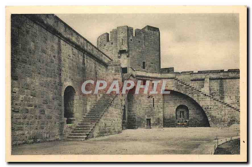 CPA Aigues Mortes Gard Tour des Bourguignors 