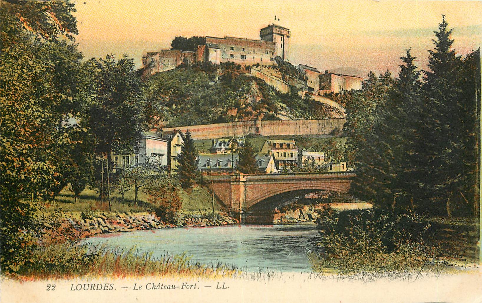 CPA Lourdes Le Chateau Fort 