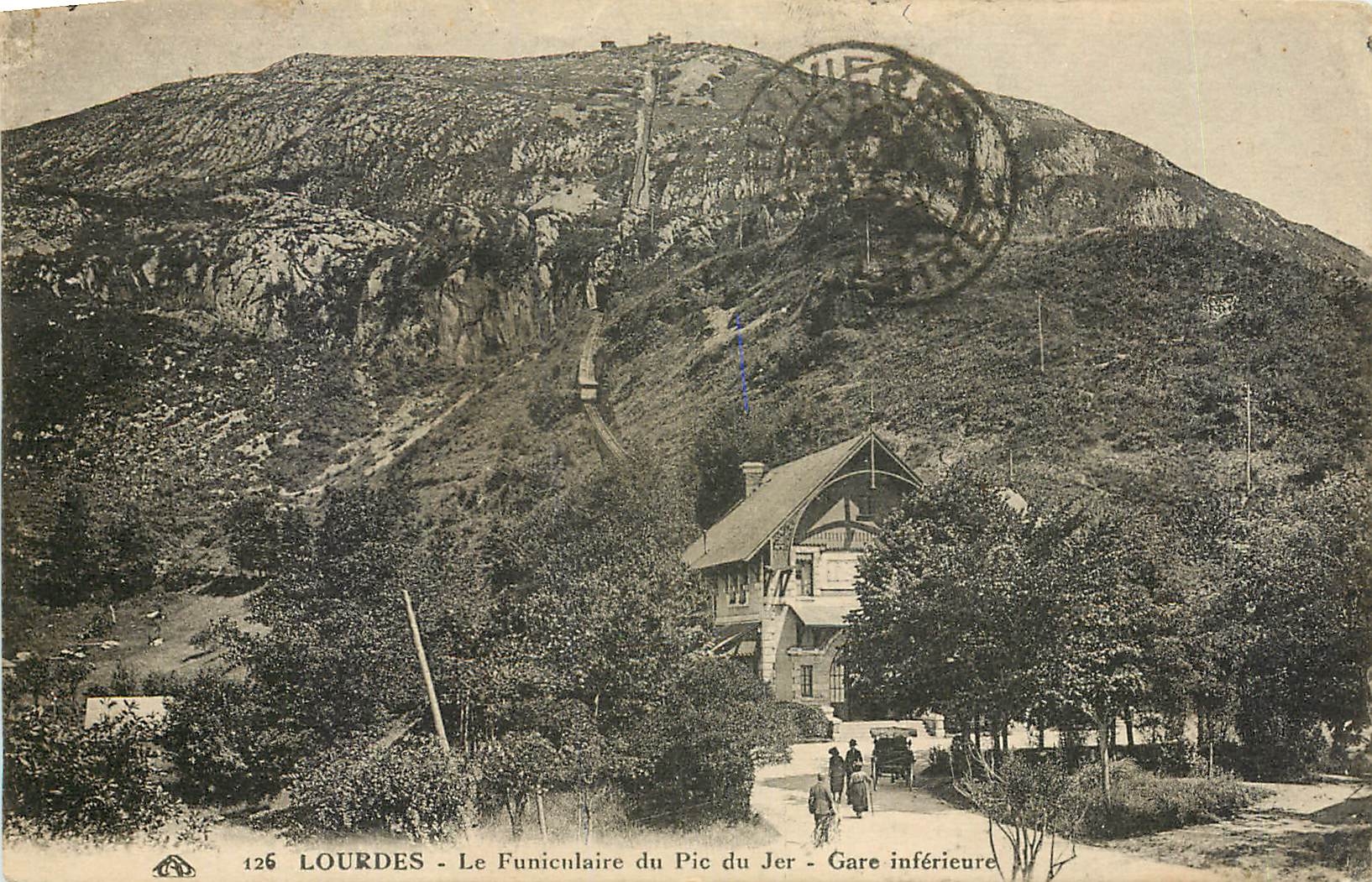 CPA Lourdes Le Funiculaire du Pic du Jer Gare interieure 
