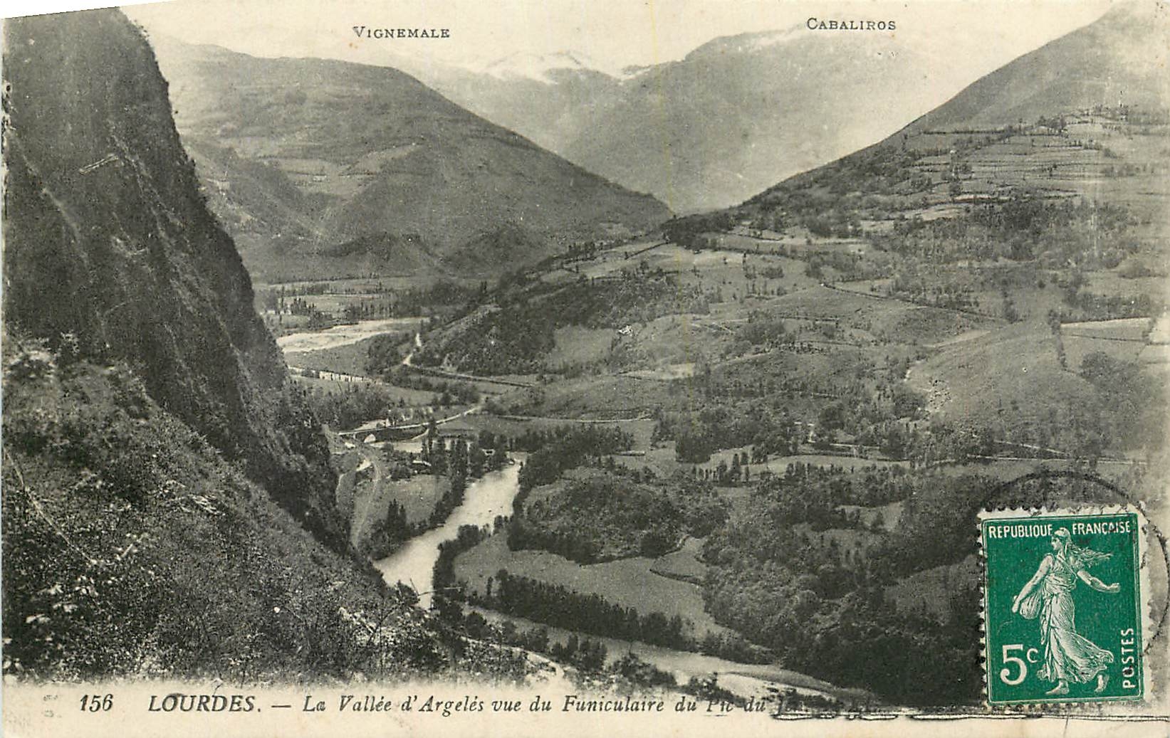 CPA Lourdes La Vallee d'Argeles vue du Funiculaire du Pic du Jer 