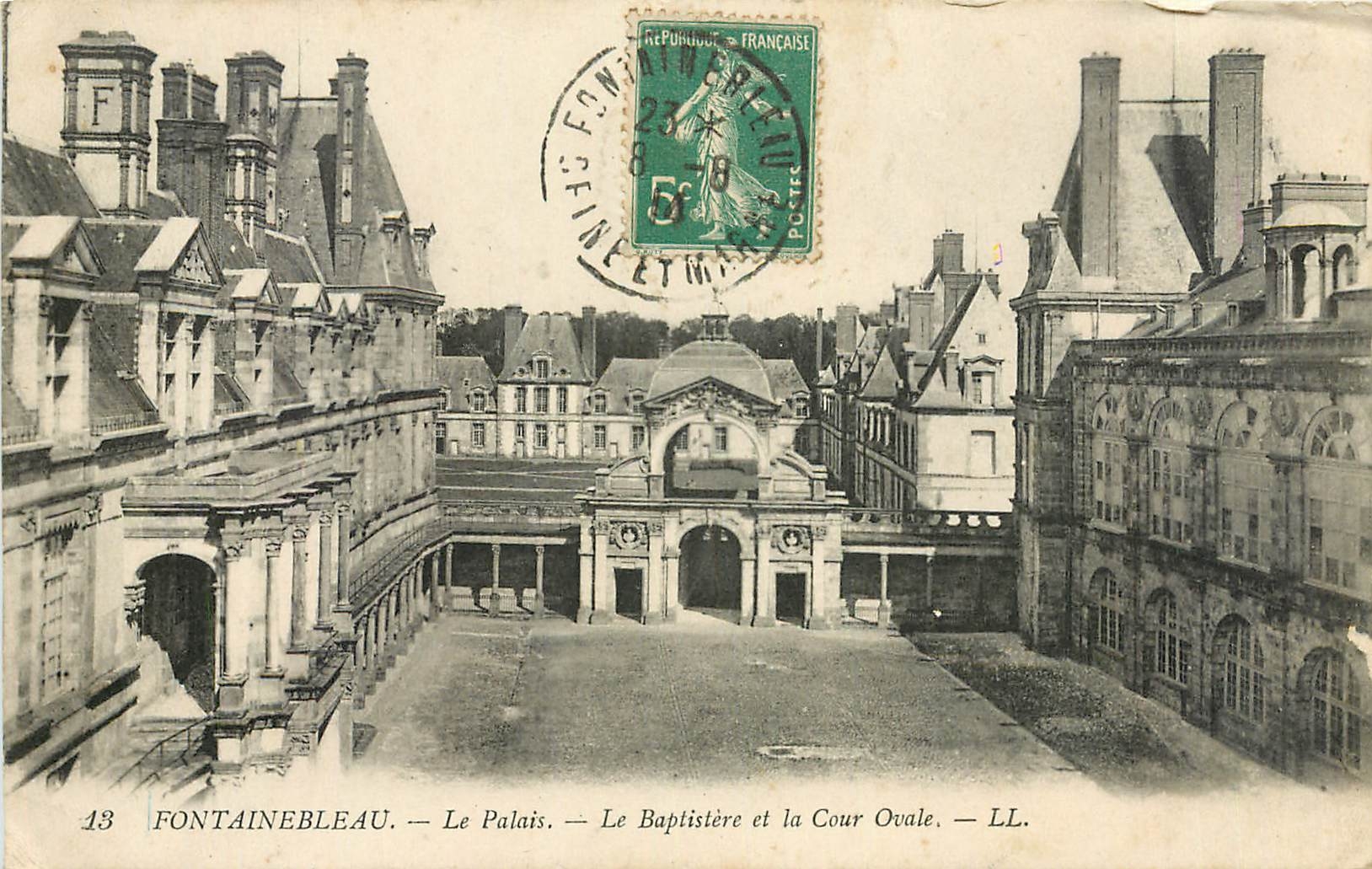 Fontainebleau — Das Schloss — Der Taufbau und der Ovalhof — LL.