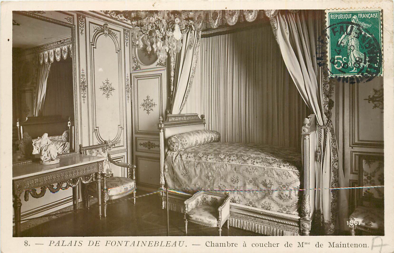 Schloss Fontainebleau — Schlafzimmer der Madame de Maintenon — Markierung 'ROSE' Paris