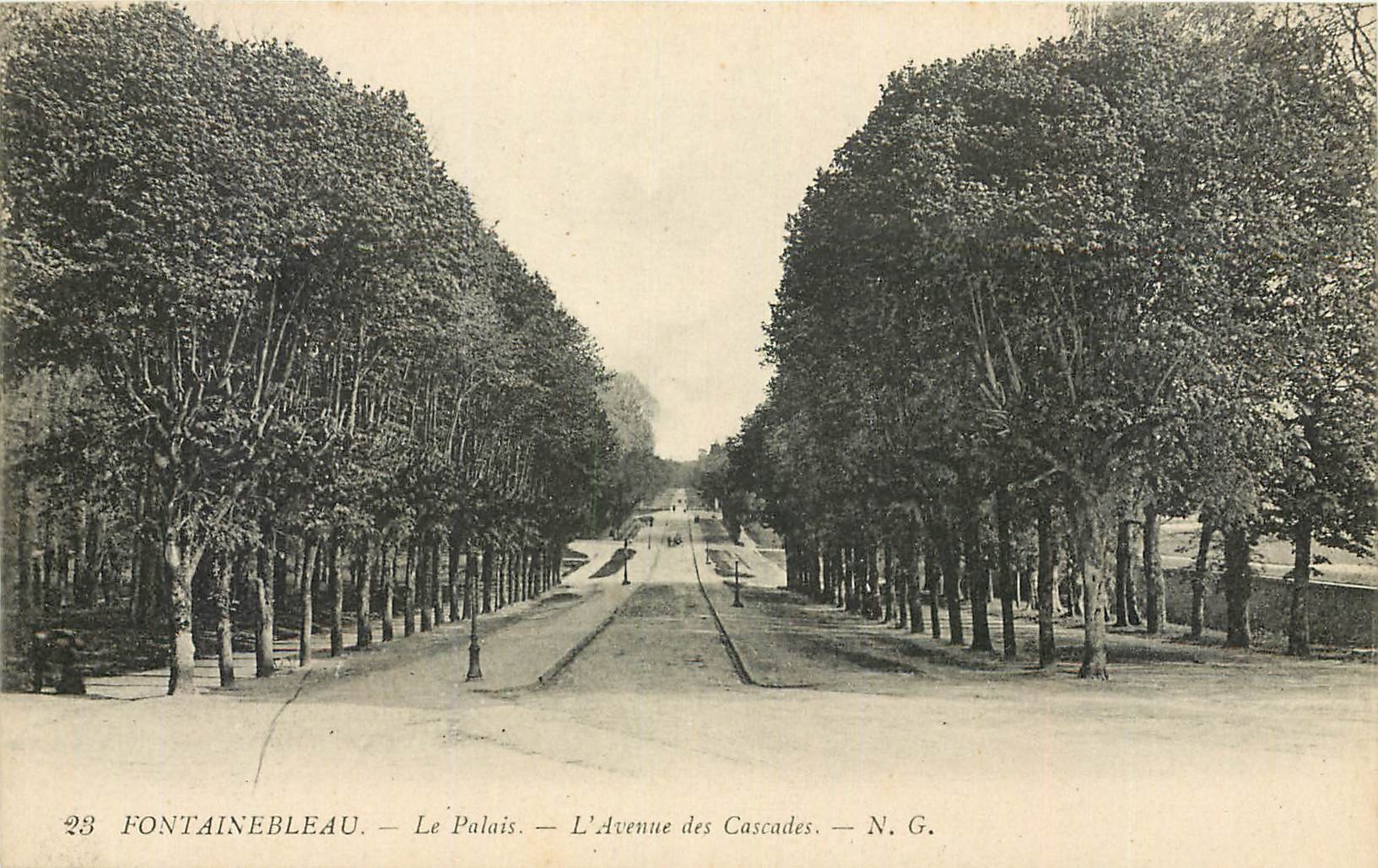 Fontainebleau — Le Palais — L'Avenue des Cascades — N.G.