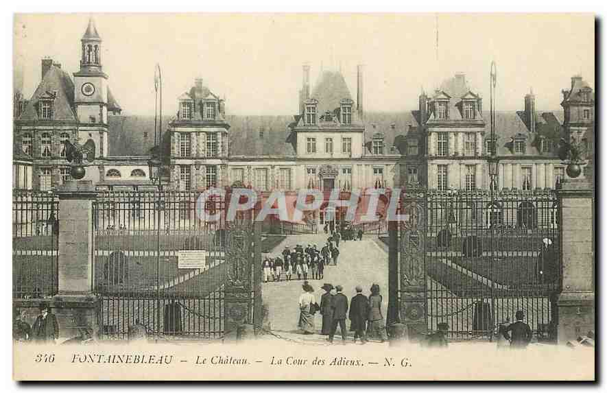 Fontainebleau — Le Château — La Cour des Adieux — N. G.