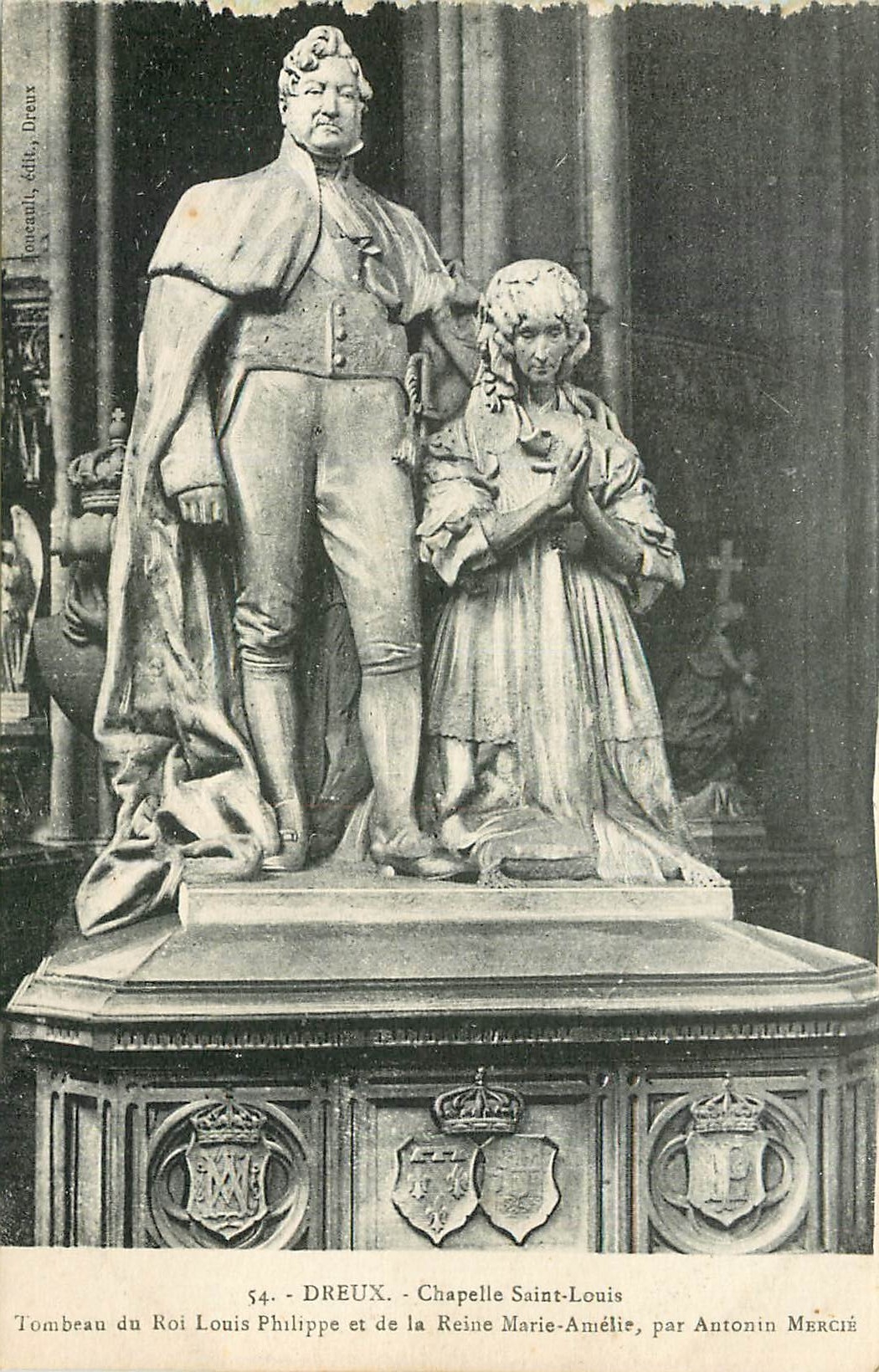 CPA Dreux Chapelle Saint Louis Tombeau du Roi Louis Philippe et de la Reine Marie Amelie 