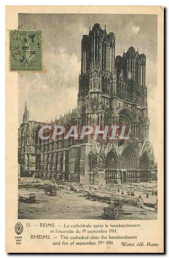 CPA Reims La Cathedrale apres le Bombardement et l'incendie du 19 septembre 1914 