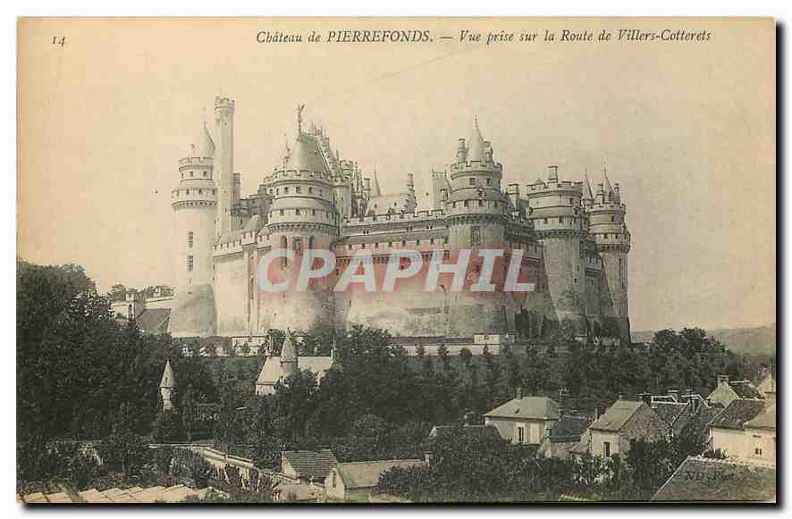 Schloss PIERREFONDS — Ansicht aus der Route de Villers-Cotterêts